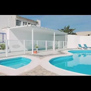 stunning-2-bedroom-2-bathroom-2-minutes-to-beach.in-canary-islands.com/