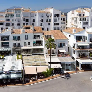 puerto-banus-marbella-front-line-penthouse-243-instastay.1costadelsol.com/